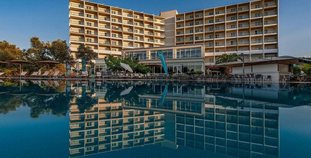 Evia Riviera Resort 4*