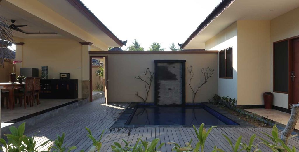 FuramaXclusive Resort & Villas 4*, Ombak Sunset 4* e Cross Bali Breakers 5*