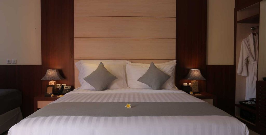 FuramaXclusive Resort & Villas 4*, Ombak Sunset 4* e Cross Bali Breakers 5*