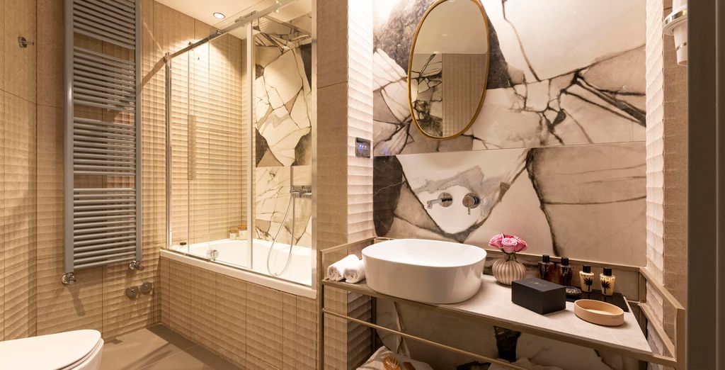 Loly Boutique Hotel 4*