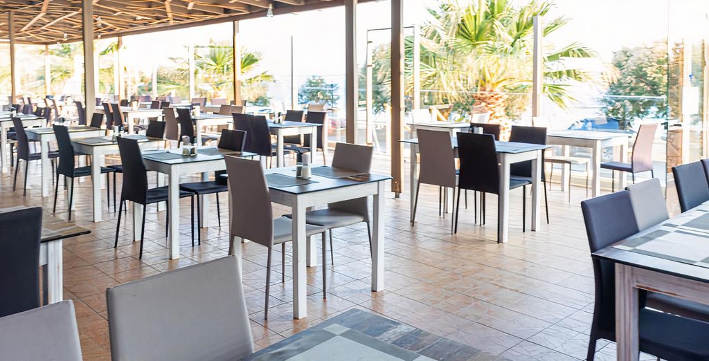 Triton Hotel 4*