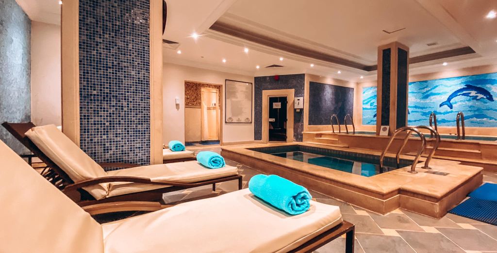 Renaissance Golden View Beach Resort by Marriott 5*