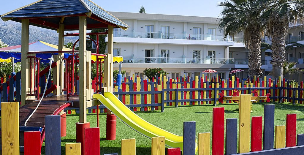 Malia Bay Beach Hotel & Bungalows 4*