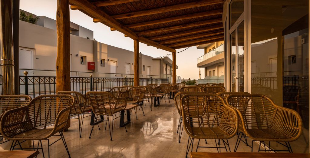 Malia Bay Beach Hotel & Bungalows 4*