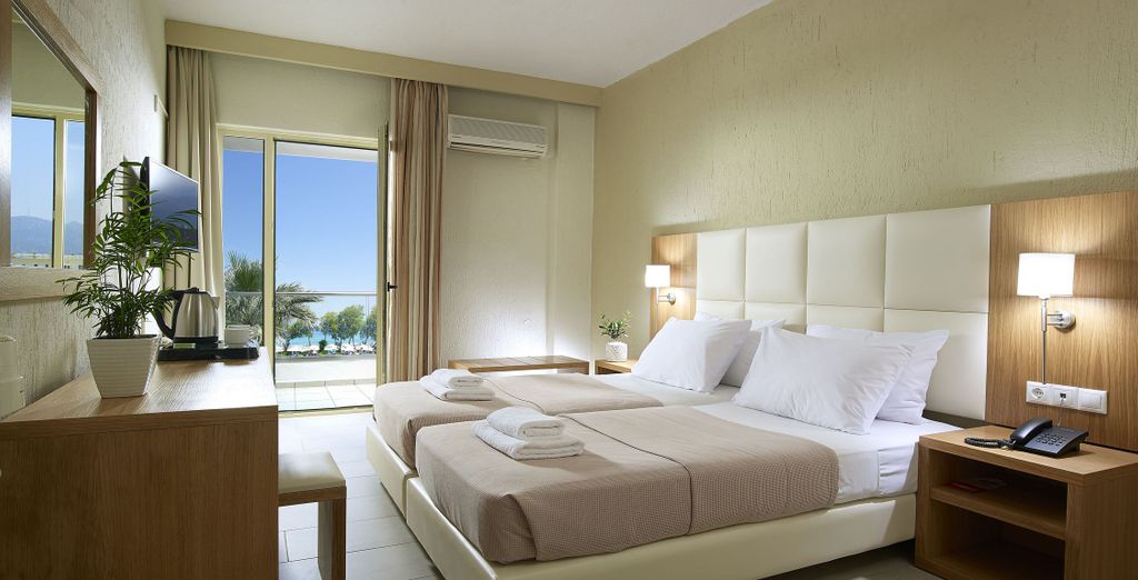 Malia Bay Beach Hotel & Bungalows 4*