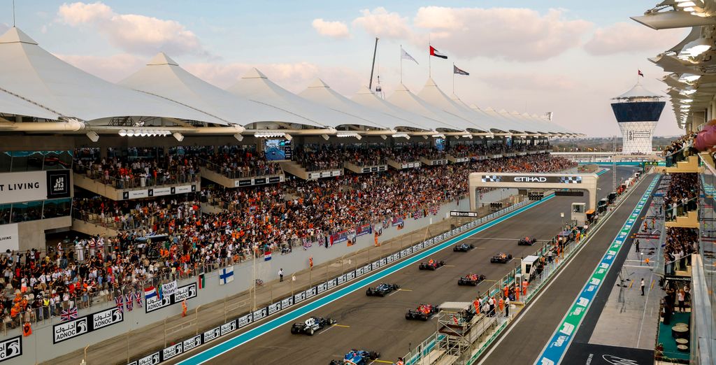 Hyatt Andaz Capital Gate 5* con biglietti per il Gran Premio di Formula 1