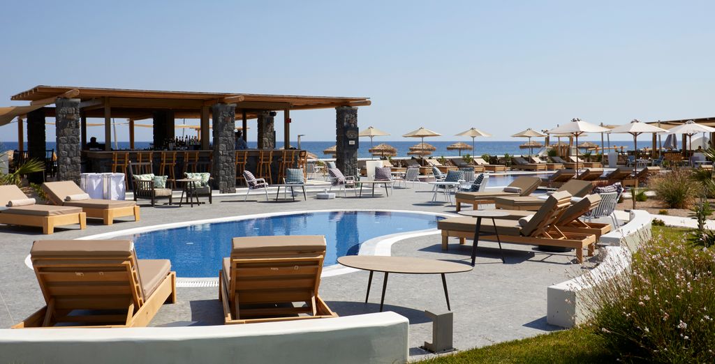 Sea Breeze Santorini Beach Resort, Curio By Hilton 5* - Santorin - Jusqu’à  -70% | Voyage Privé