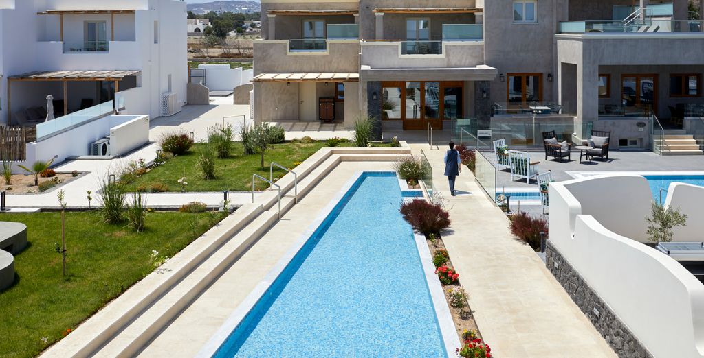 Sea Breeze Santorini Beach Resort, Curio By Hilton 5*