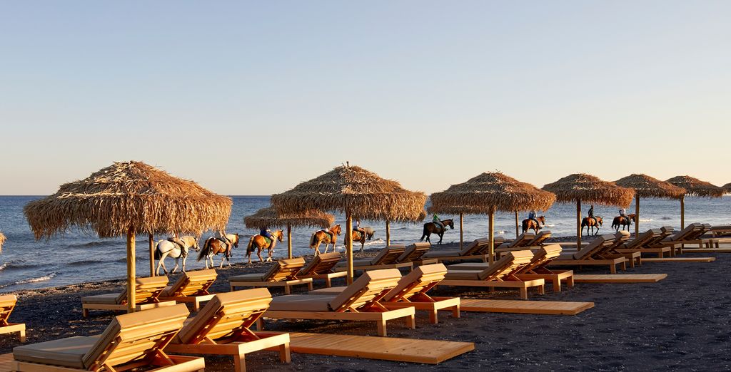 Sea Breeze Santorini Beach Resort, Curio By Hilton 5*