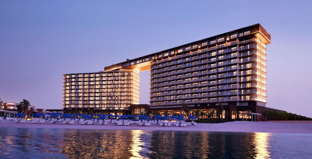 Mövenpick Resort Al Marjan Island 5*