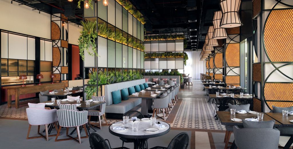 Mövenpick Resort Al Marjan Island 5*