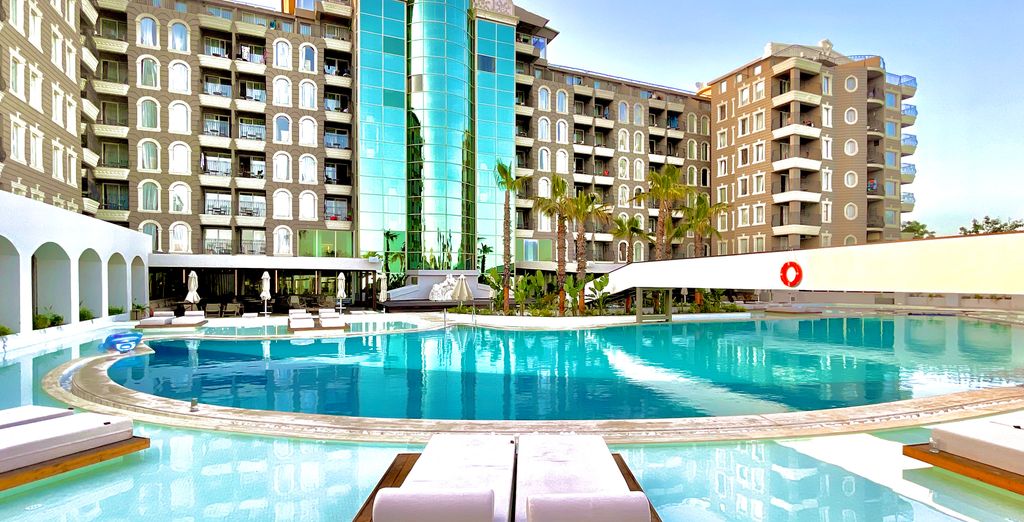 Laur Hotels 5*