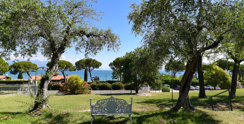 Desenzano Lake Village 4*