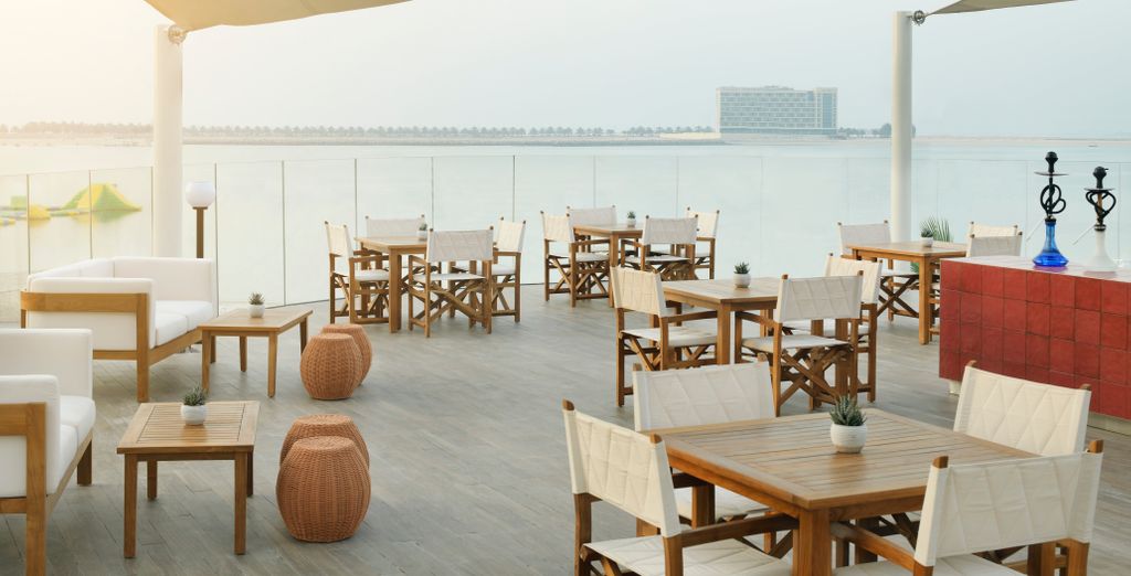 Mövenpick Resort Al Marjan Island 5*