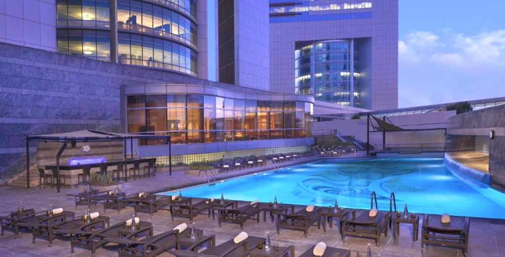 Jumeirah Emirates Towers 5*