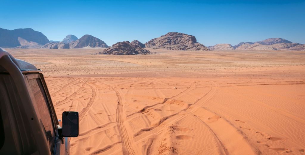 Tour di gruppo tra meravigliose rovine e deserto 