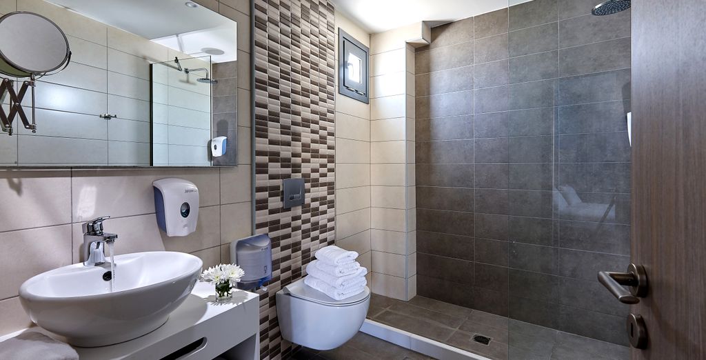 Pollis Hotel 4*