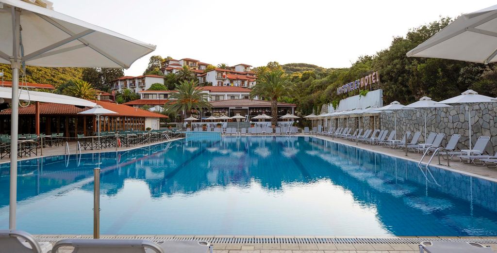 Aristoteles Holiday Resort & Spa 4*