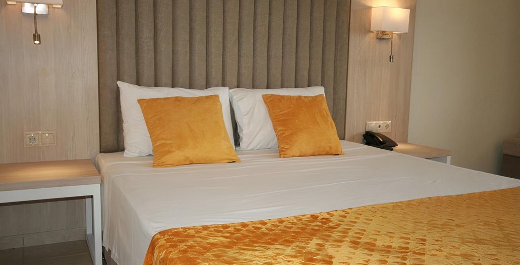 Aristoteles Holiday Resort & Spa 4*