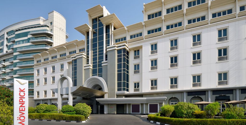 Fairmont Ajman 5* con eventuale pre-estensione al Mövenpick Hotel & Apartments Bur Dubai 5*