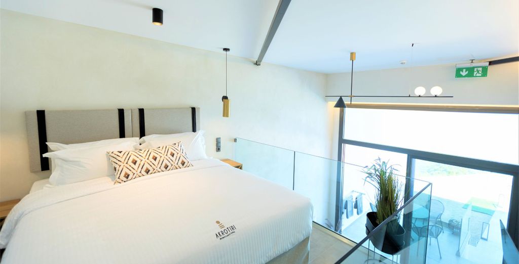 Akrotiri Olympus Luxury Suites - Adults Only