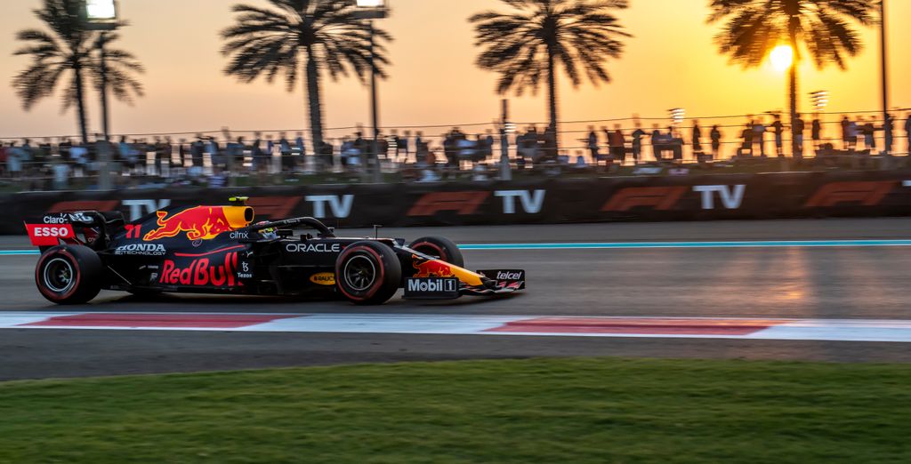 Hyatt Andaz Capital Gate 5* con biglietti per il Gran Premio di Formula 1