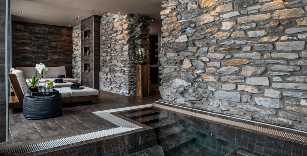 Unique Hotel Post Zermatt  4*
