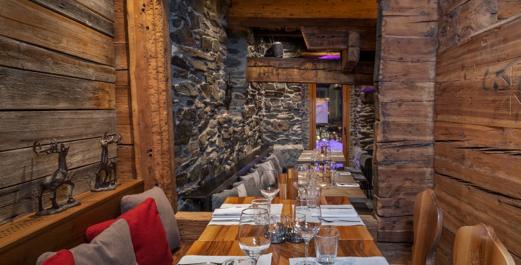 Unique Hotel Post Zermatt  4*