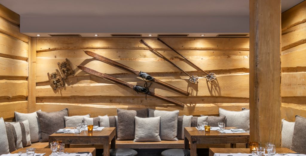 Unique Hotel Post Zermatt  4*