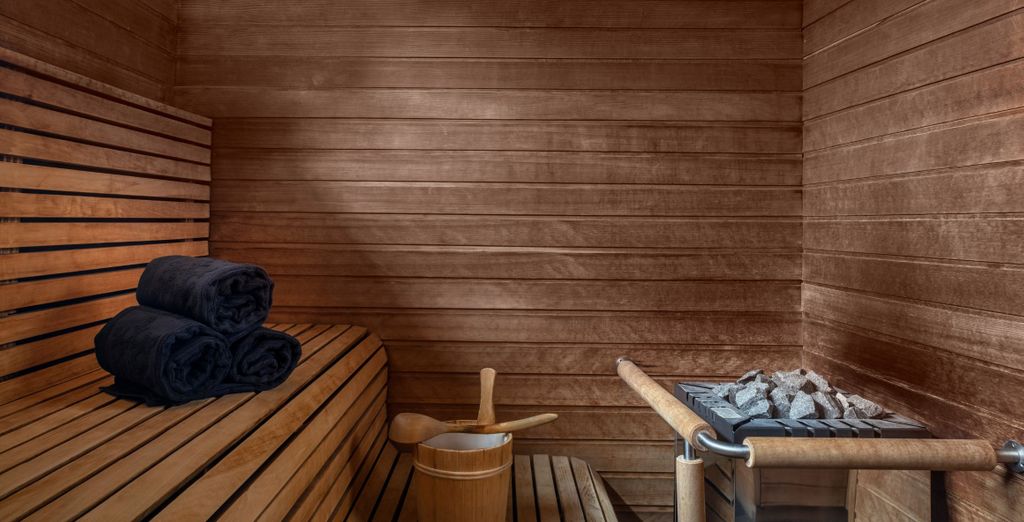 Unique Hotel Post Zermatt  4*