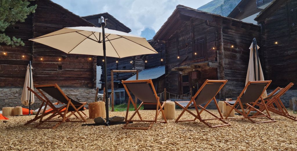 Unique Hotel Post Zermatt  4*