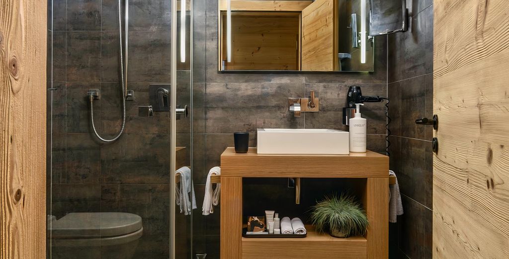Unique Hotel Post Zermatt  4*
