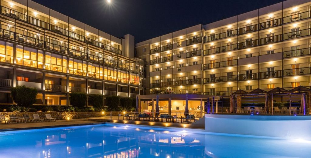 Ariti Grand Hotel 4*