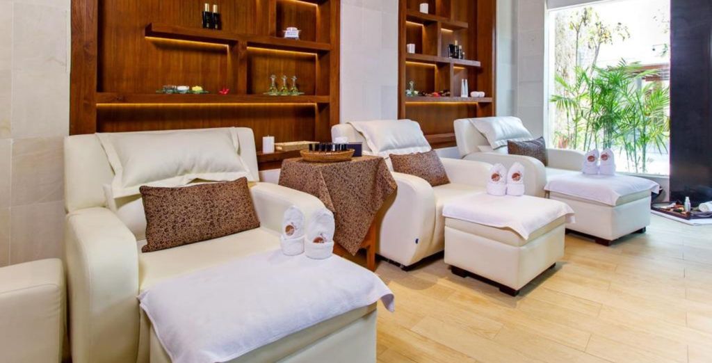 The Payogan Villa Resort & Spa 4*, Anema Wellness & Resort Gili Lombok 5* e The Leaf Jimbaran Luxury Villas 5*