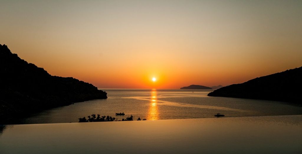 Daios Cove Luxury Resort & Villas 5*