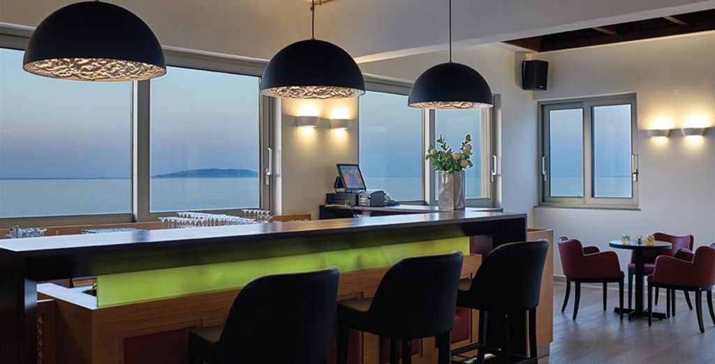 Atlantica Akti Zeus Hotel 4*