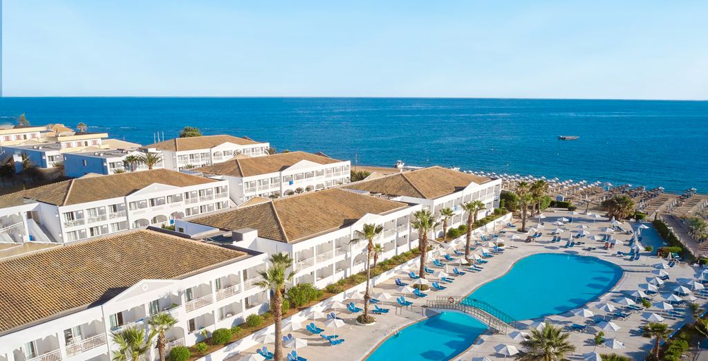 Sandy Beach Resort 5*