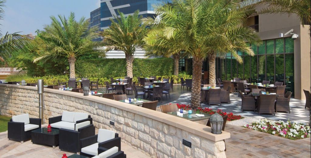 Traders Hotel Qaryat Al Beri 4*