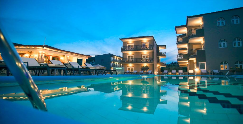 Royal Hotel and Suites 4*