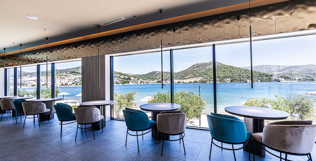 Marinus Beach Hotel 4*