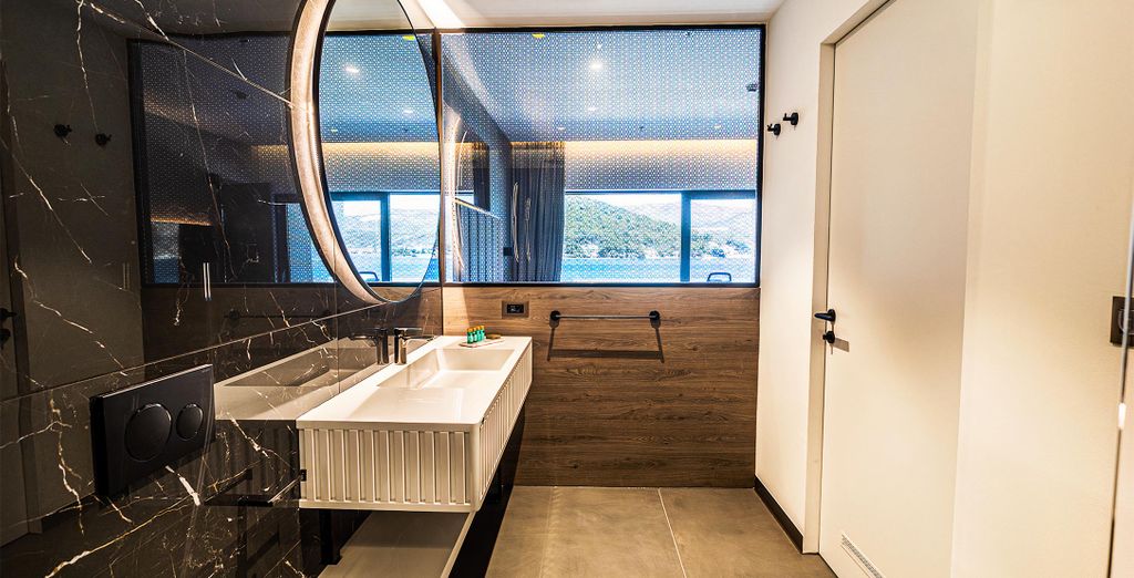 Marinus Beach Hotel 4*