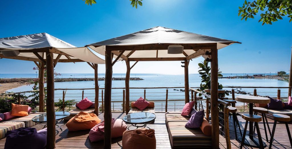 Golden Coast Beach Hotel 4*