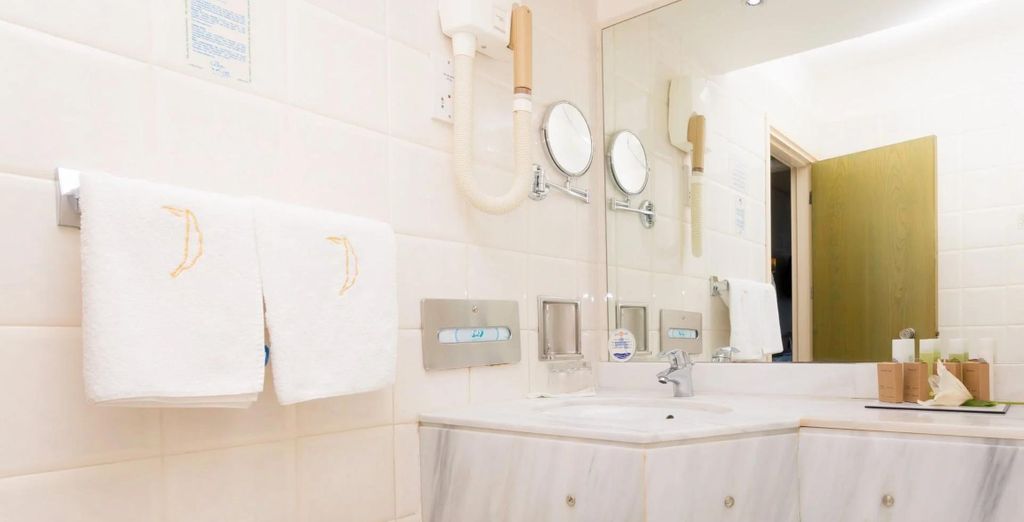 Golden Coast Beach Hotel 4*