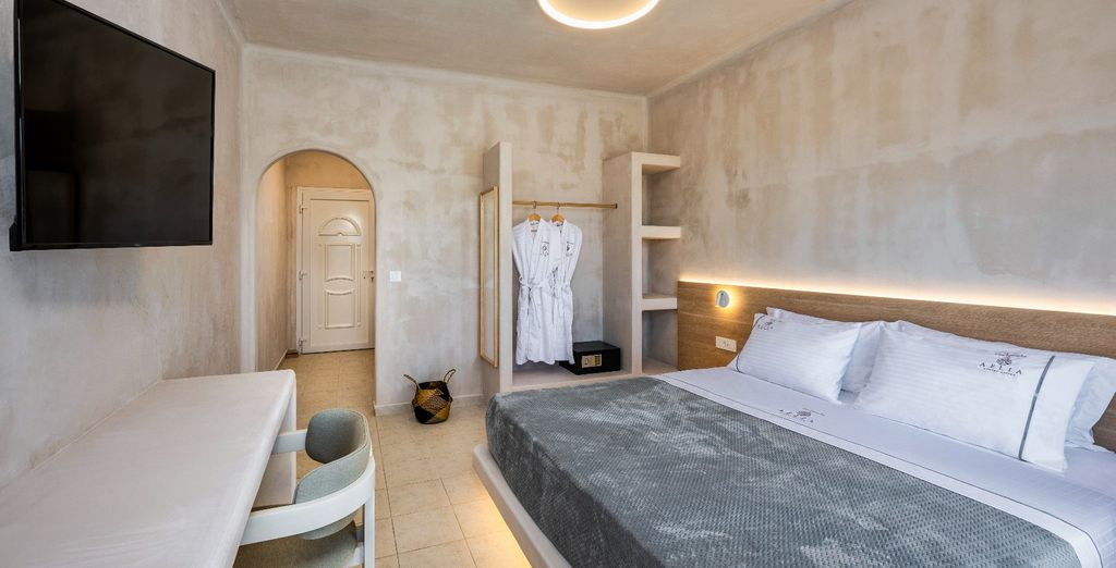 Aelia Luxury Suites 5*