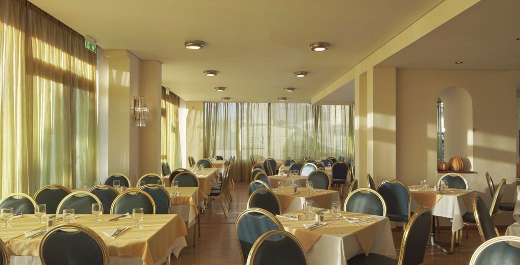 Tour tra Atene, Paros e Santorini di 8, 10 o 13 notti