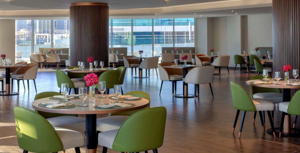 Avani Palm View Dubai Hotel & Suites 