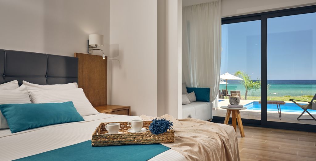 Cavo Orient Beach Hotel & Suites 4*