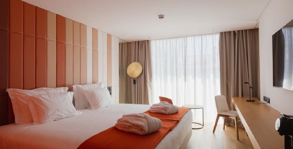 Lumen Hotel & The Lisbon Light Show 4*