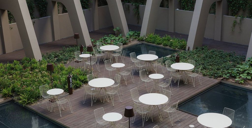 Lumen Hotel & The Lisbon Light Show 4*