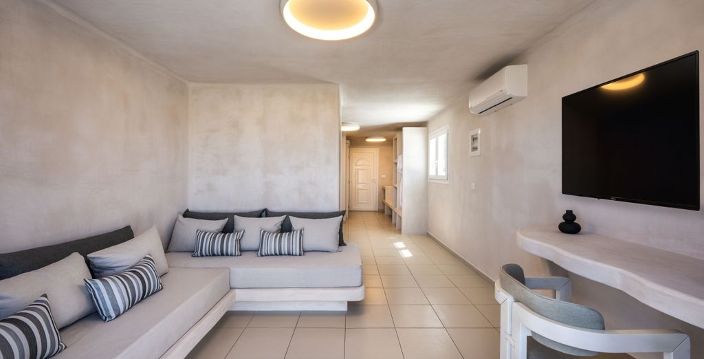 Aelia Luxury Suites 5*